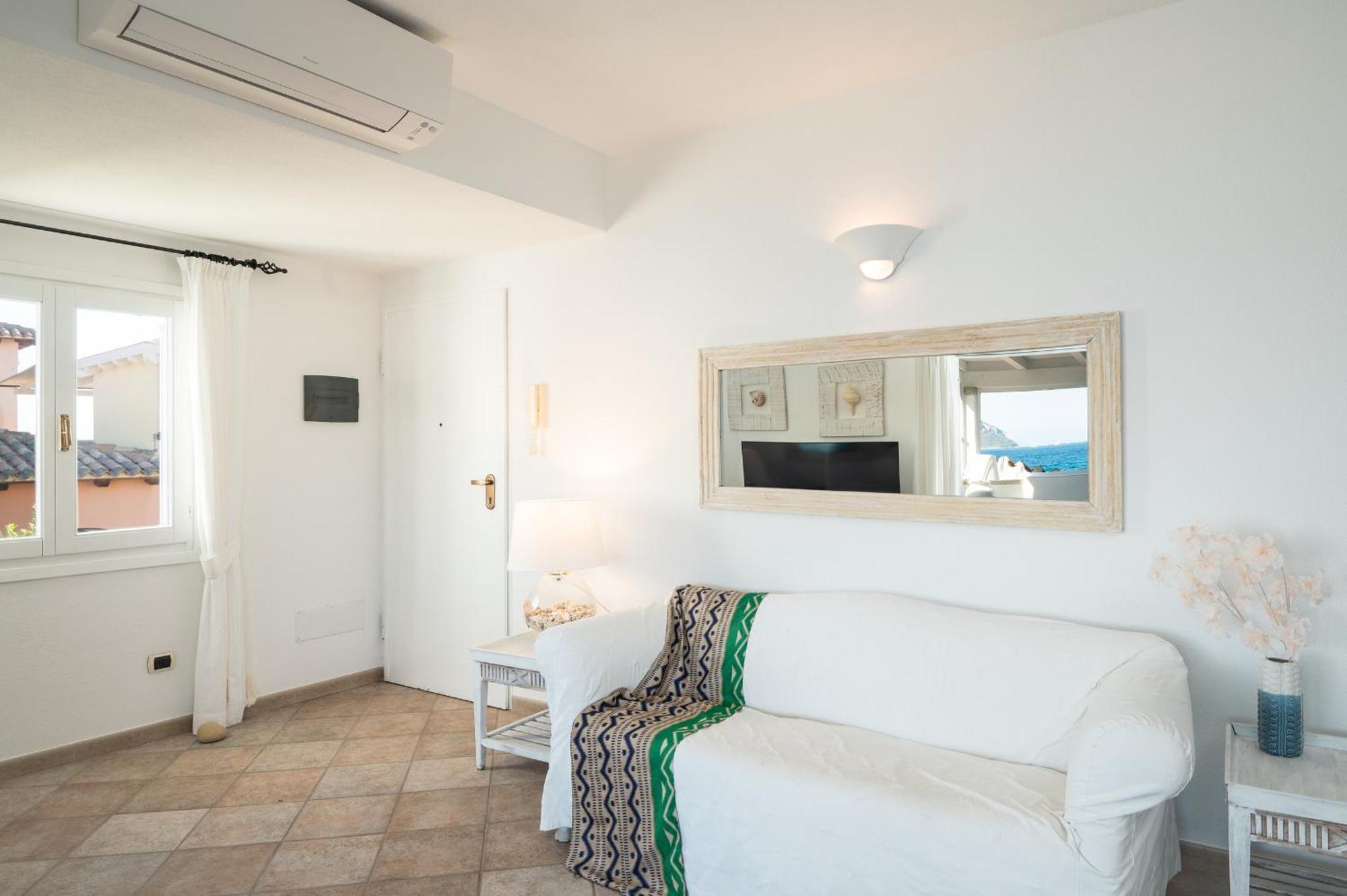S'Abba Seafront Apartments - Your House In Sardinia Golfo Aranci Buitenkant foto