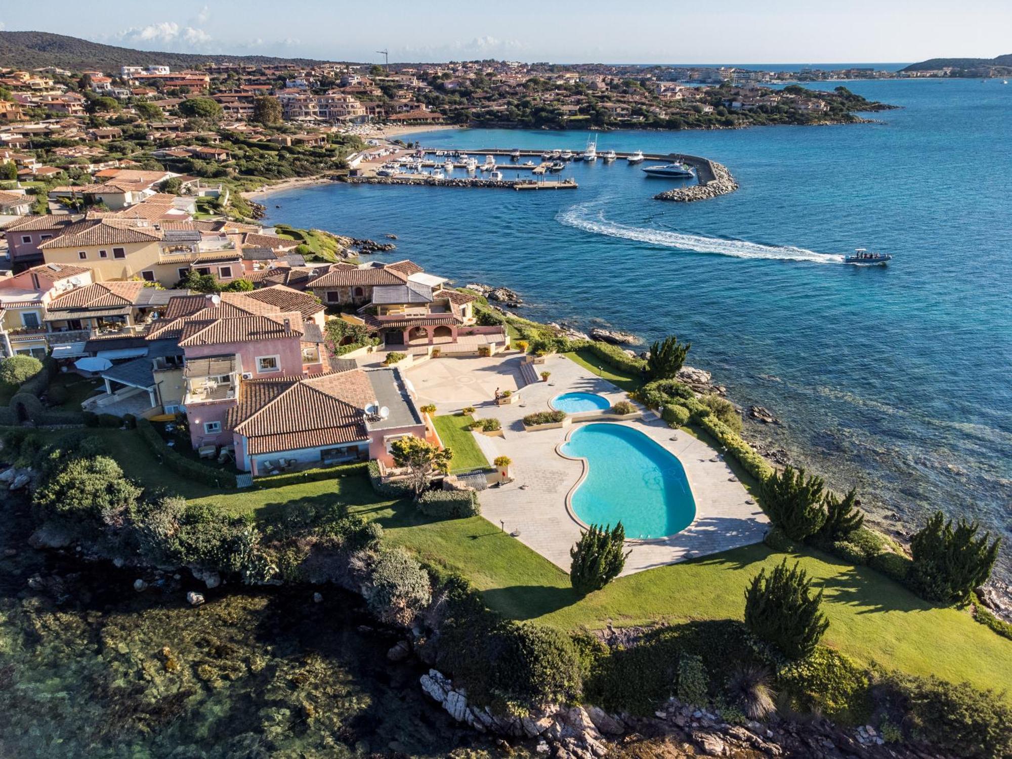 S'Abba Seafront Apartments - Your House In Sardinia Golfo Aranci Buitenkant foto