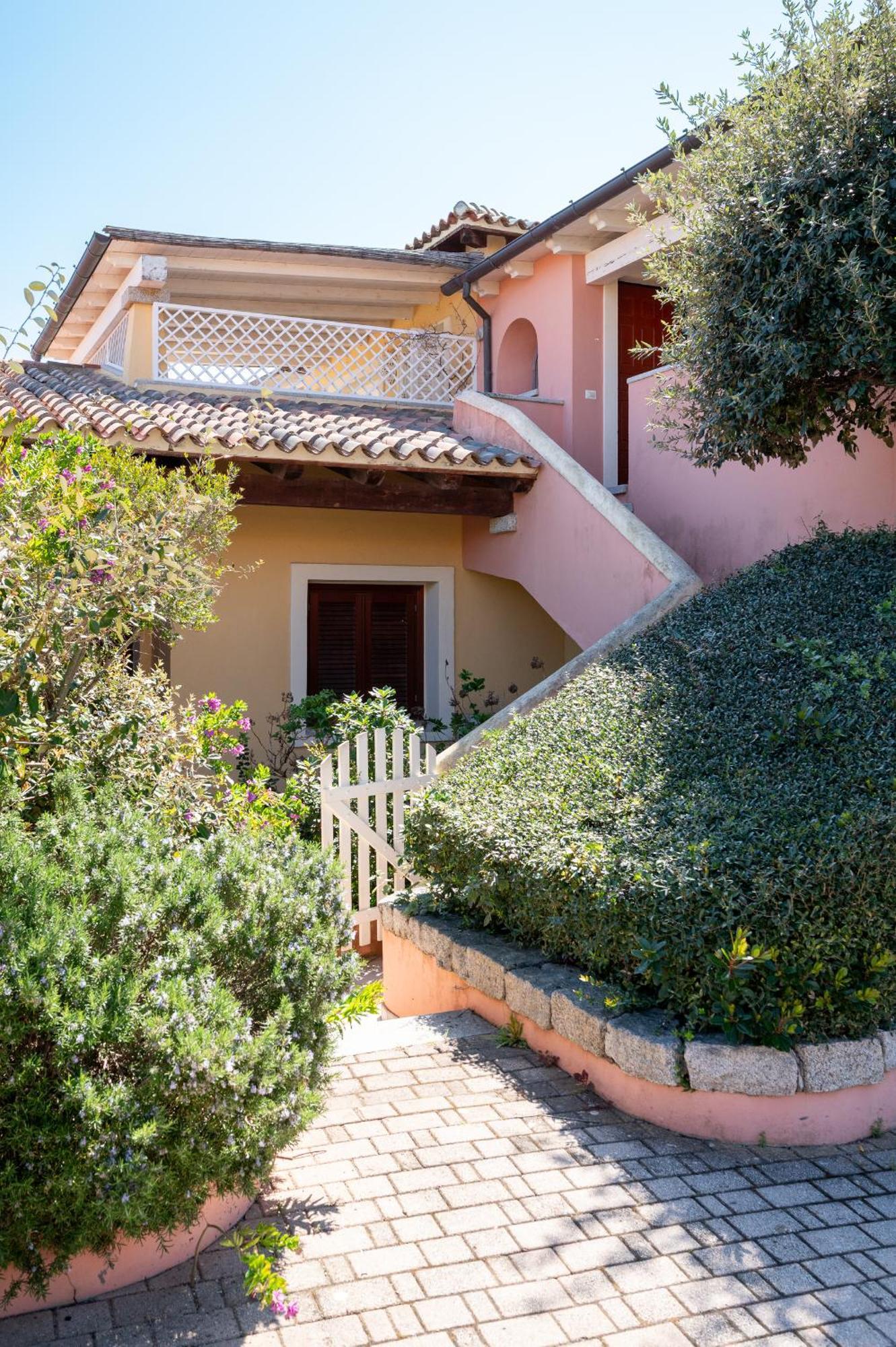 S'Abba Seafront Apartments - Your House In Sardinia Golfo Aranci Buitenkant foto