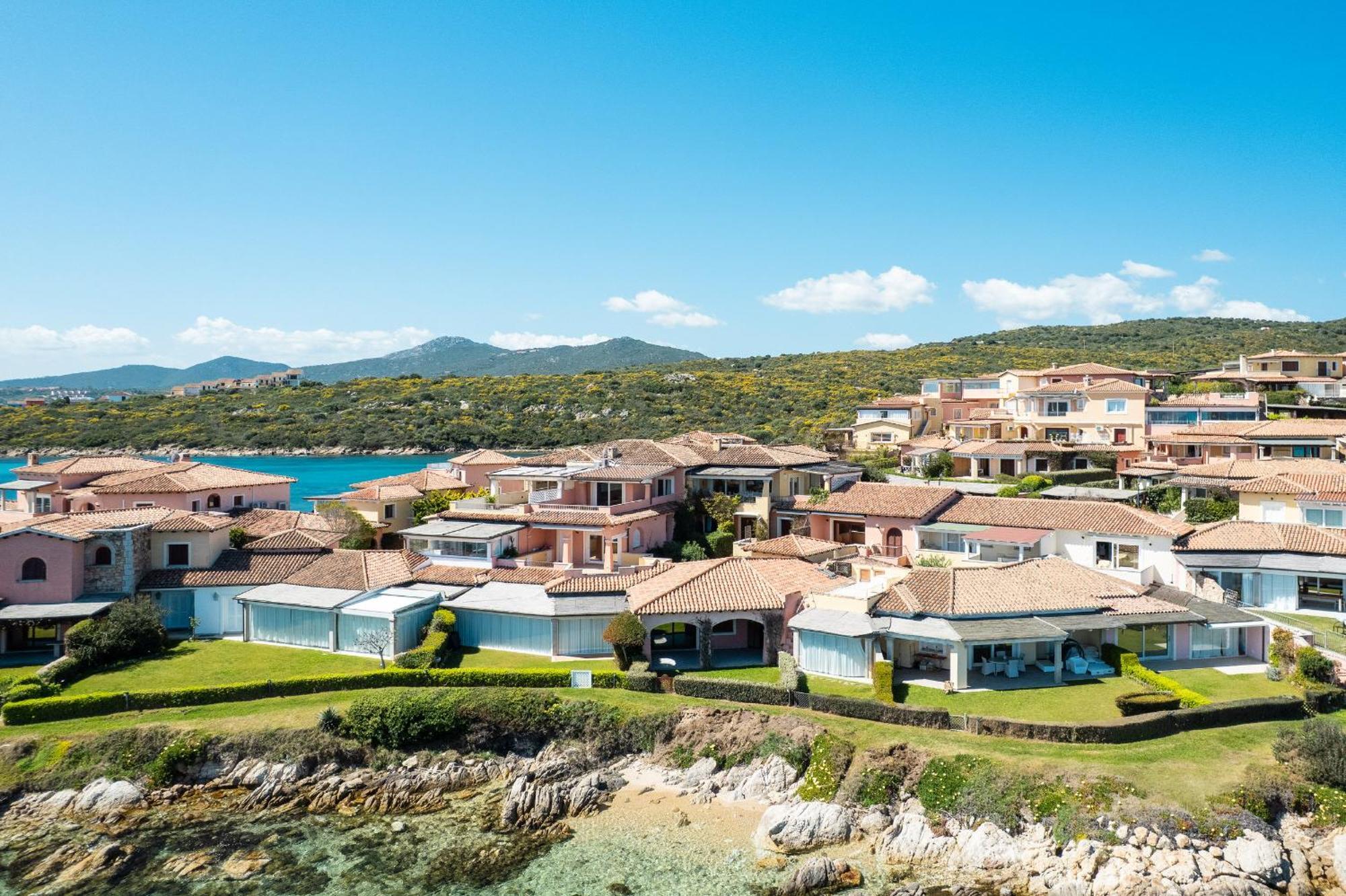 S'Abba Seafront Apartments - Your House In Sardinia Golfo Aranci Buitenkant foto